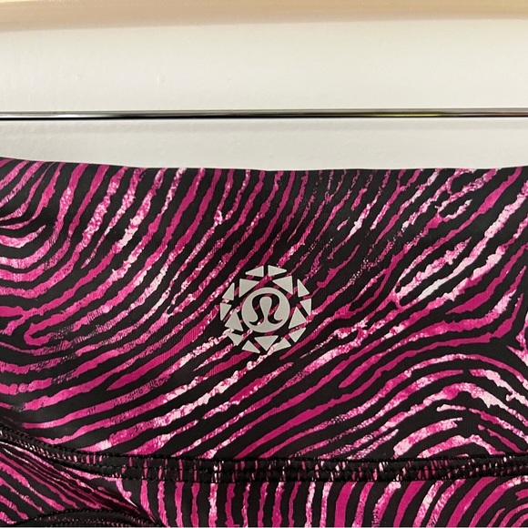 Lululemon 2016 SeaWheeze Speed Track Short - Plum/Black – No Size (~S/M) - Picture 2 of 3